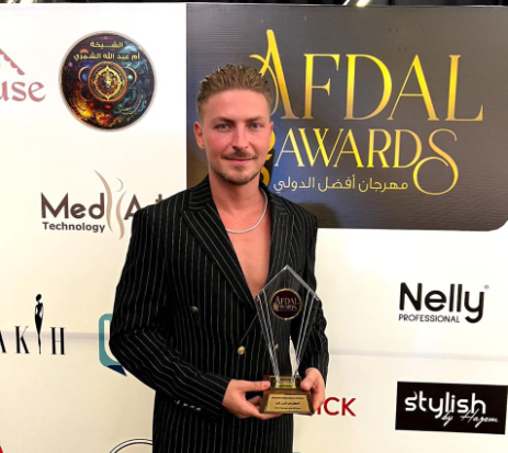 شربل كرم يتوّج بجائزة مميزة في مهرجان AFDAL Awards
