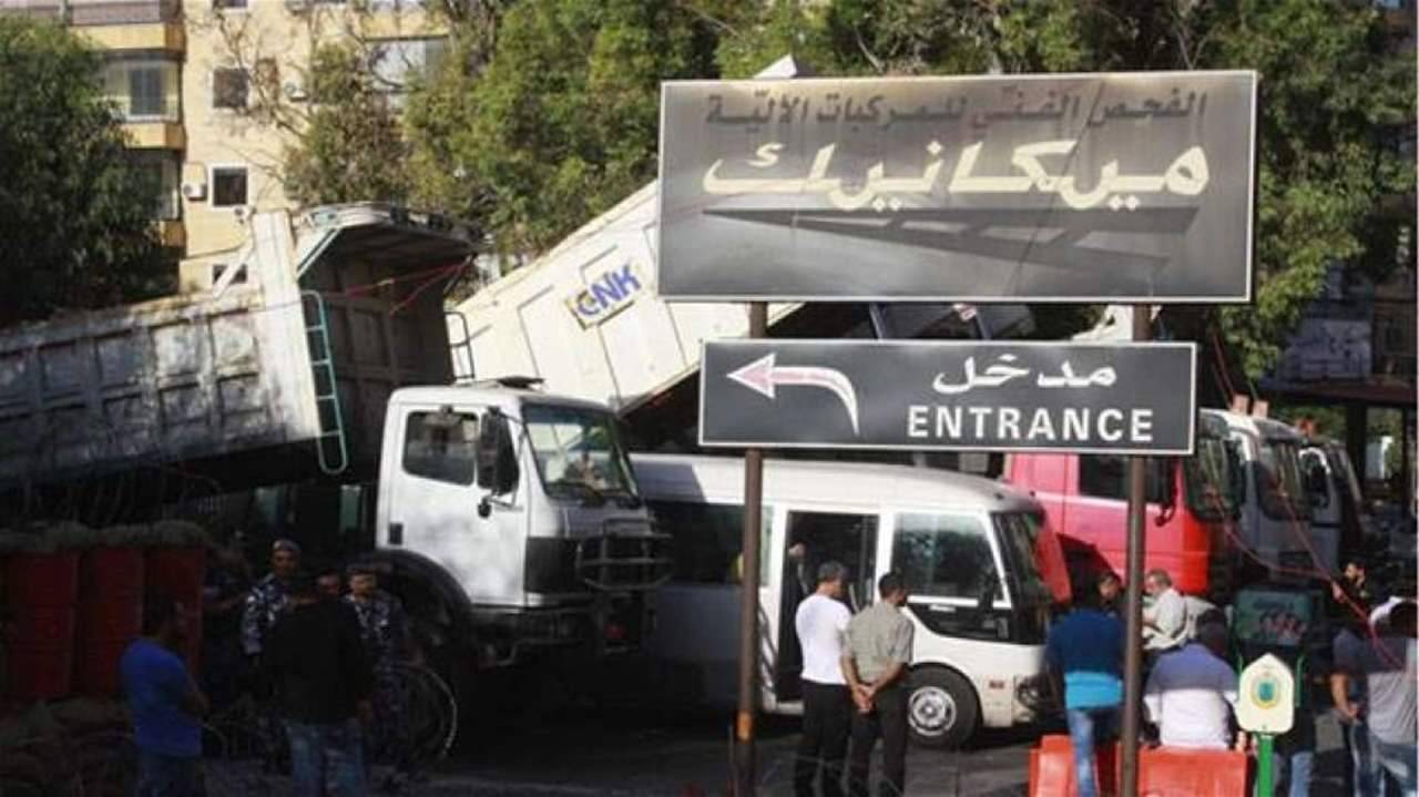 من المعاينة المتوقفة إلى البنى التحتيّة المهترئة: أسباب الكارثة المروريّة بالأرقام