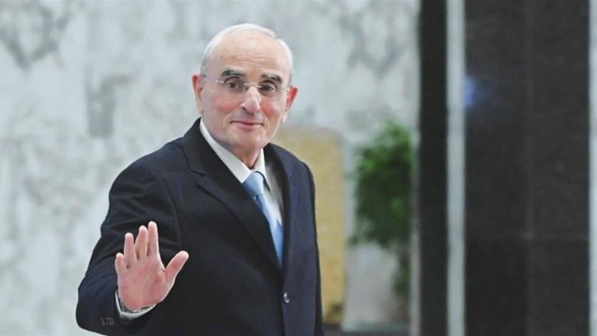 منسى: كرامة عسكريي الجيش تأبى نكران الجميل
وترفض تحميل حماة الشرعيّة تبعات الشارع