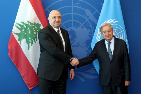 الرئيس عون طالب غوتيريش بالضغط لانسحاب 