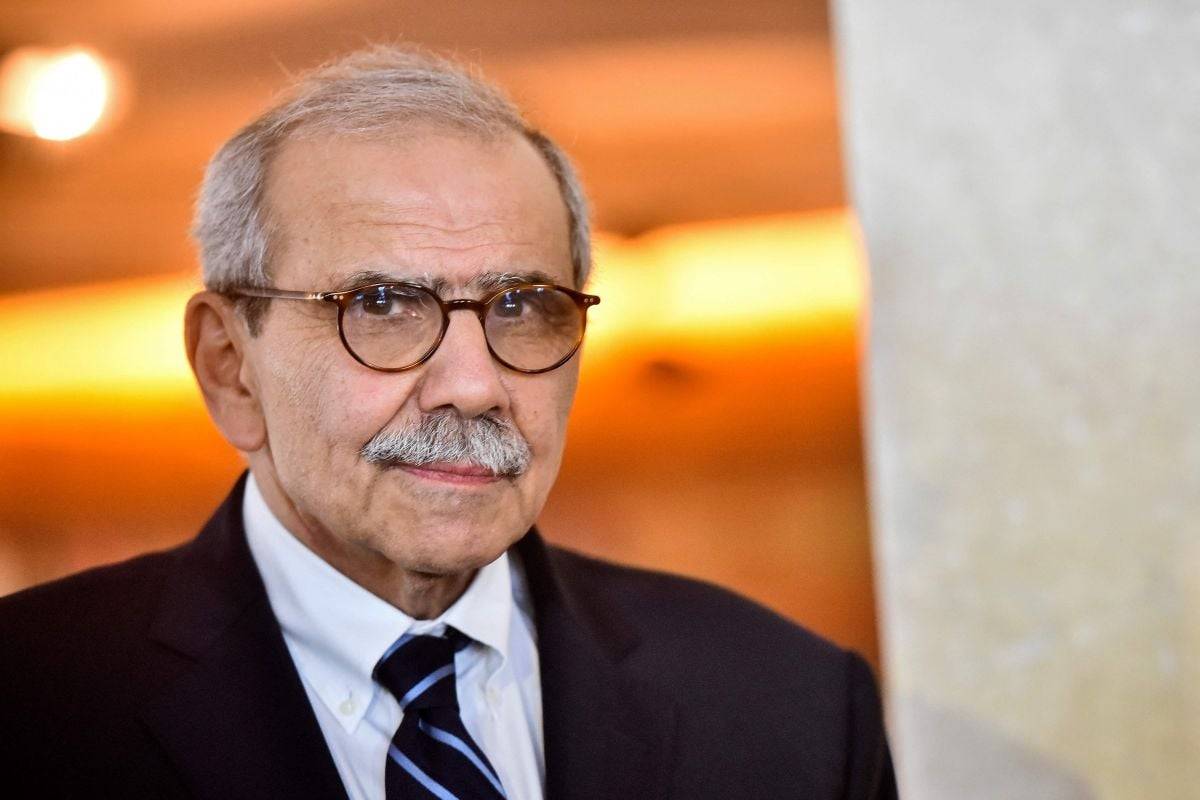 "إعتكاف" سلام؟
