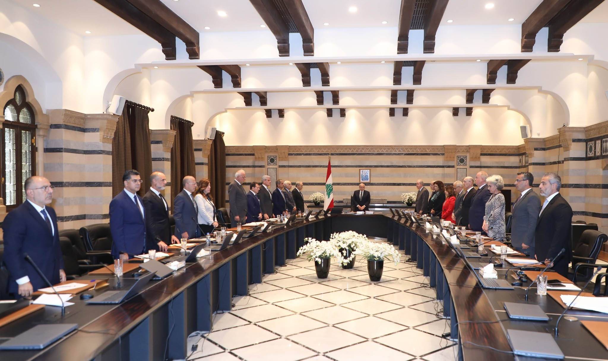 لبنان في «عين عاصفة» التصعيد الاميركي ــ «الاسرائيلي»!
نتانياهو يهدد بالحرب وبراك يتوعد بقطع رؤوس «الافاعي»
اقرار الموازنة دون تصحيح الرواتب... وانصاف العسكريين