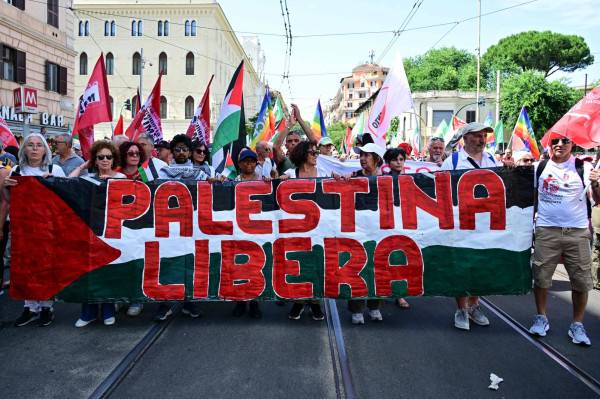 تظاهرات في ميلانو الإيطالية تضامنا مع غزة