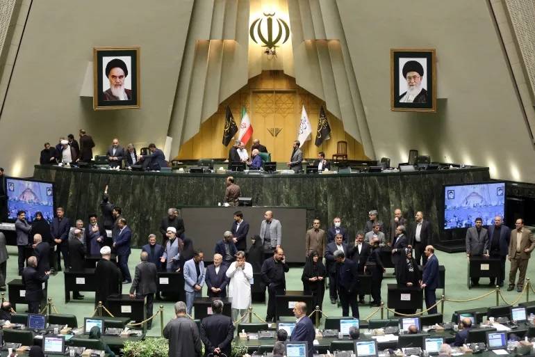 بعد إعادة فرض العقوبات عليها... إيران تلوح بالانسحاب من معاهدة حظر الانتشار النووي