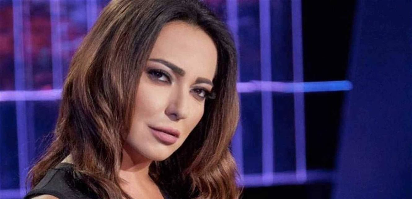 بعد تسريب صوتي منسوب لابنتها.. أمل عرفة تواجه أزمة ابتزاز