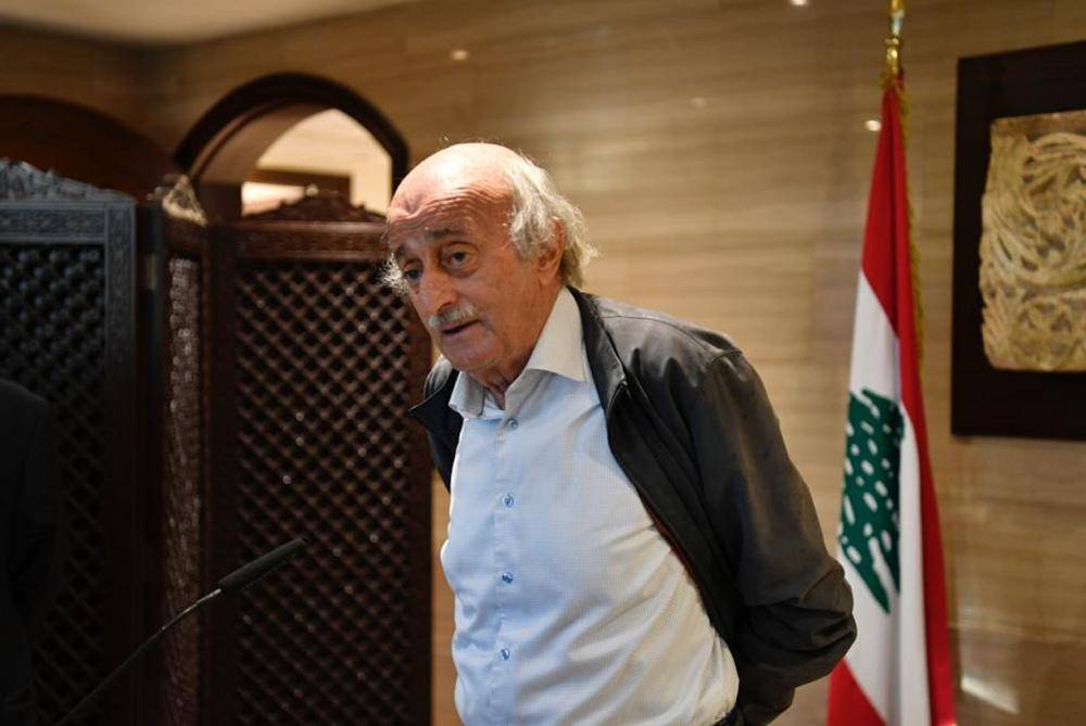 جنبلاط من جديد يرسم خريطة البرلمان من موقع الوسط