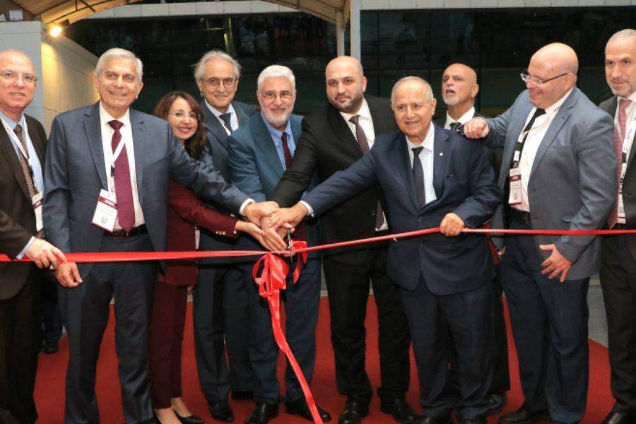 افتتح مؤتمر الشرق الأوسط الطبي في بيروت وأطلق الدليل الغذائي للحوامل
ناصر الدين: تعمل الوزارة على تعزيز شبكة
الرعاية الصحيّة الأوليّة في مختلف المناطق