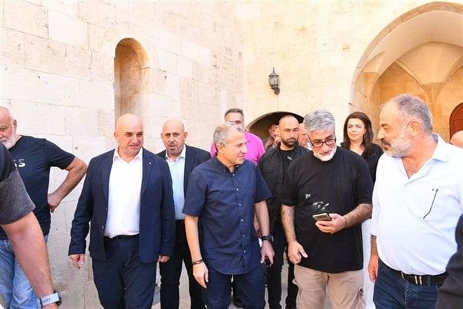 باسيل بدأ جولته في قضاء الشوف من بلدة دير القمر