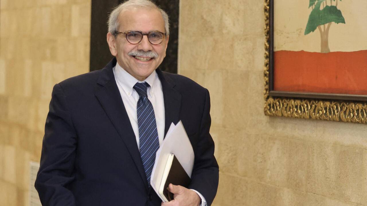 سلام خلال تدشين شارع بإسم سليم الحص في عائشة بكّار: حكومتنا اليوم تعمل على بناء المؤسسات اللبنانية