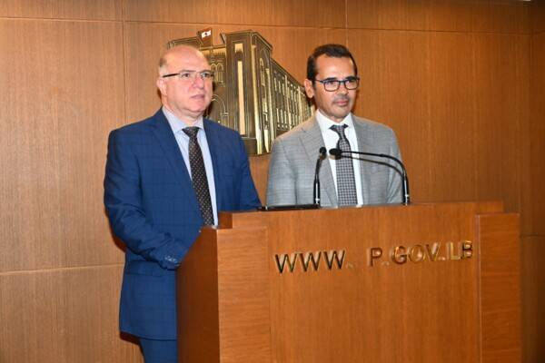 وزير العمل: مراسيم جديدة ستصدر قريباً لتصويب أوضاع العمالة الأجنبية