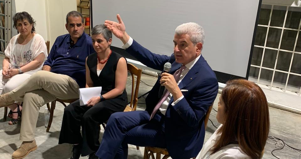 حوار حول سموم حرق النفايات بعنوان 