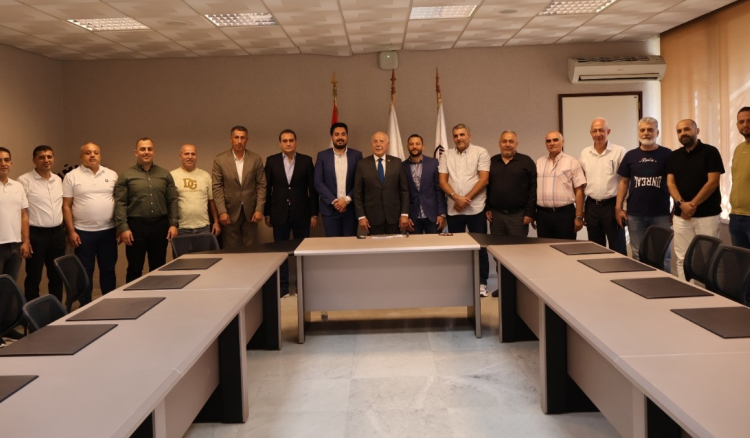 دبوسي بحث مع بلدية طرابلس وفاعليات اقتصادية في المدينة

أزمة المرفأ وتواصل مع وزير المالية لتسريع المعالجات