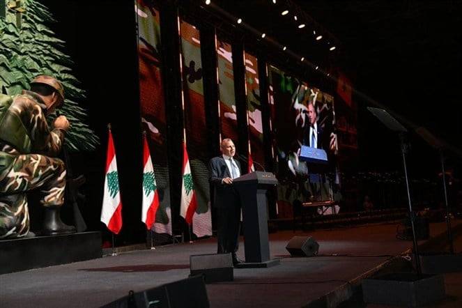 "لا تتركوا السلاح واحصلوا على ضمانة أمميّة وعلى نهوضٍ وإعمار وازدهار"
باسيل: خوفي "يطيّروا" الإنتخابات بالكامل
جيشُنا هو مُقاومتُنا... الكرسي لا تدوم ولكن الكرامة تدوم