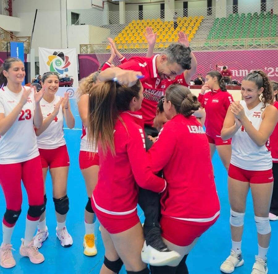 منتخب لبنان للسيدات في الكرة الطائرة
حقق العلامة الكاملة في بطولة غرب آسيا