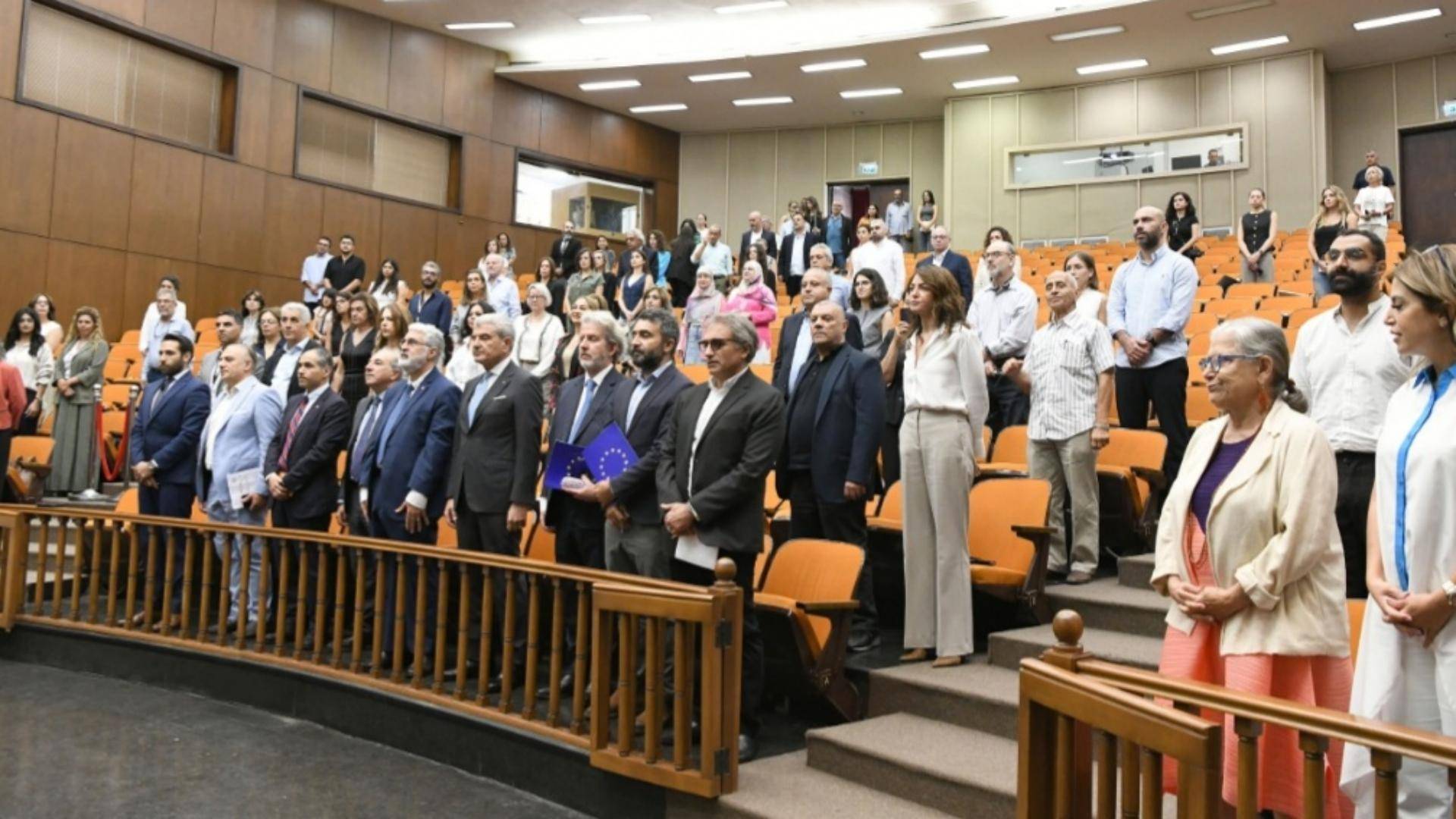 وزير الصناعة: إعادة تدوير مخلفات
البناء تقلّص اعتماد لبنان على الاستيراد