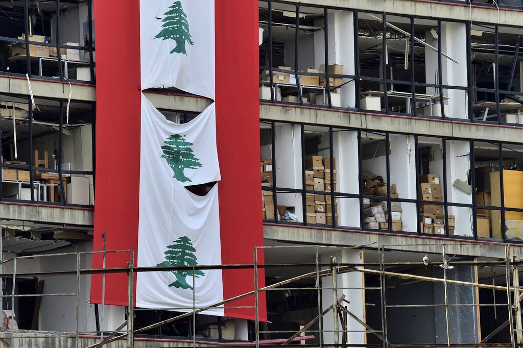 لبنان أمام مفترق طرق