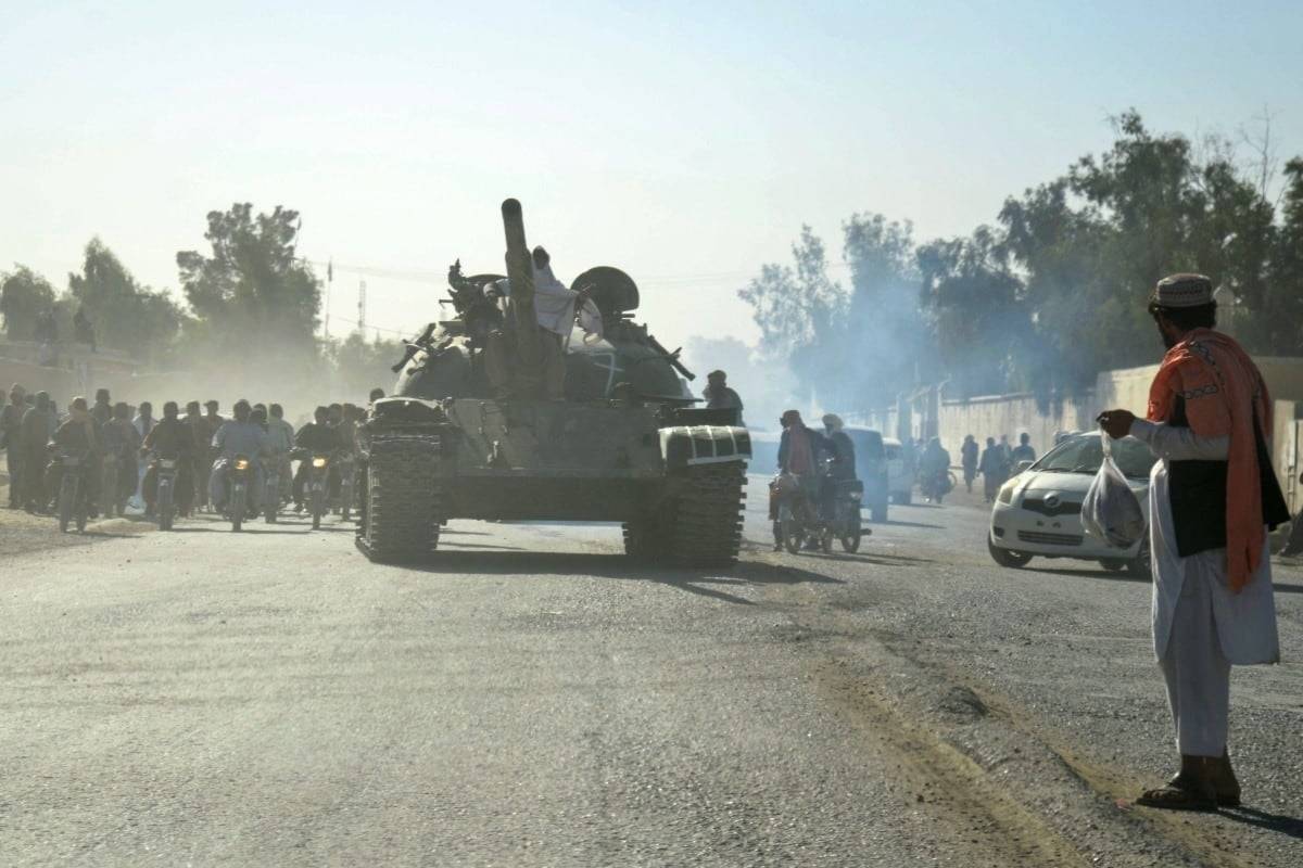 بعد مواجهات حدودية حامية... باكستان وأفغانستان تتوصلان إلى اتفاق وقف نار مؤقت