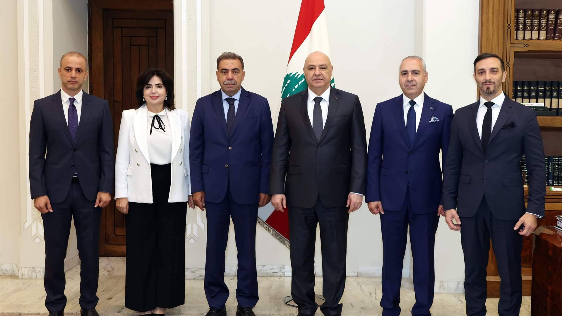 توجيهات من الرئيس عون إلى 5 سفراء