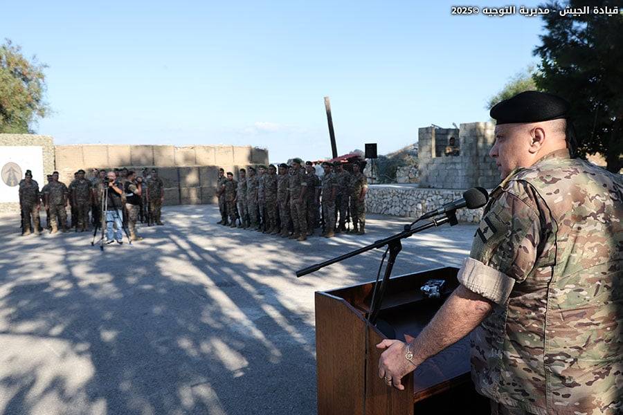 رئيس الأركان يتفقَّد قيادة فوج التدخل الثالث في منطقة الزهراني - الجنوب