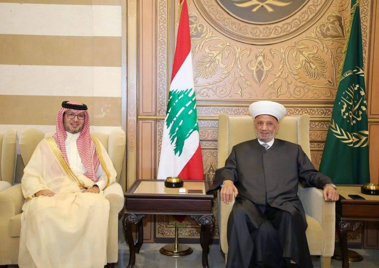 دريان استقبل بخاري: دعم الجيش والأجهزة لبسط سلطة الدولة على الأراضي اللبنانية