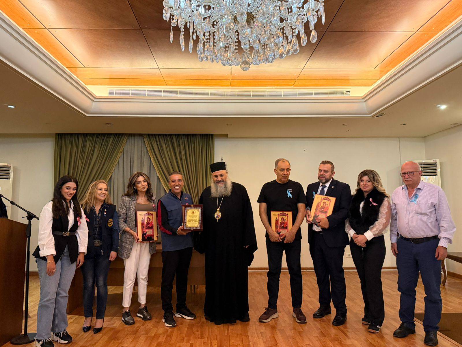 المتروبوليت أنطونيوس الصوري يكرّم الإعلامي طوني أبو نعوم تقديراً لعطائه الإنساني والإعلام