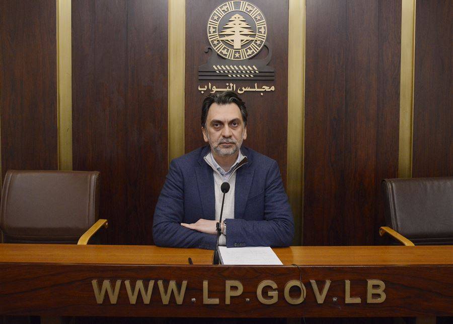"المفاوضات غير المباشرة قد يبنى عليها للجم جنون "إسرائيل""
منيمنة لـ "الديار": إشكاليّة تقنيّة في انتخابات المغتربين
تهويل وتحليل بالحرب... إنّما لا يجب نشر الهلع