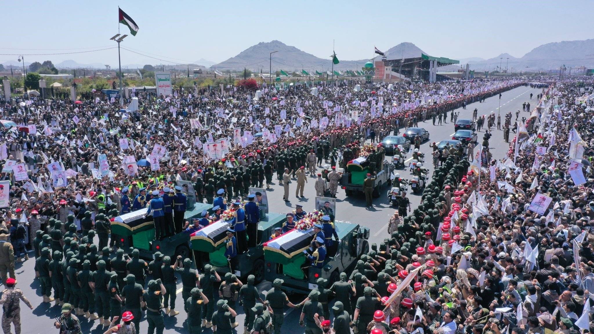 صنعاء تشيع لرئيس اركانها