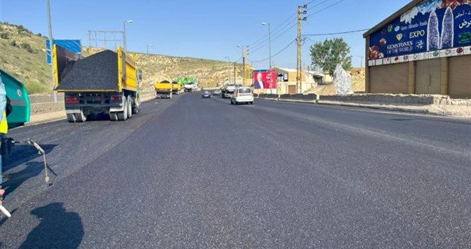 الاشغال: أعمال لتركيب عواكس ضوئية على الطريق الدولية من الحازمية الى ضهر البيدر