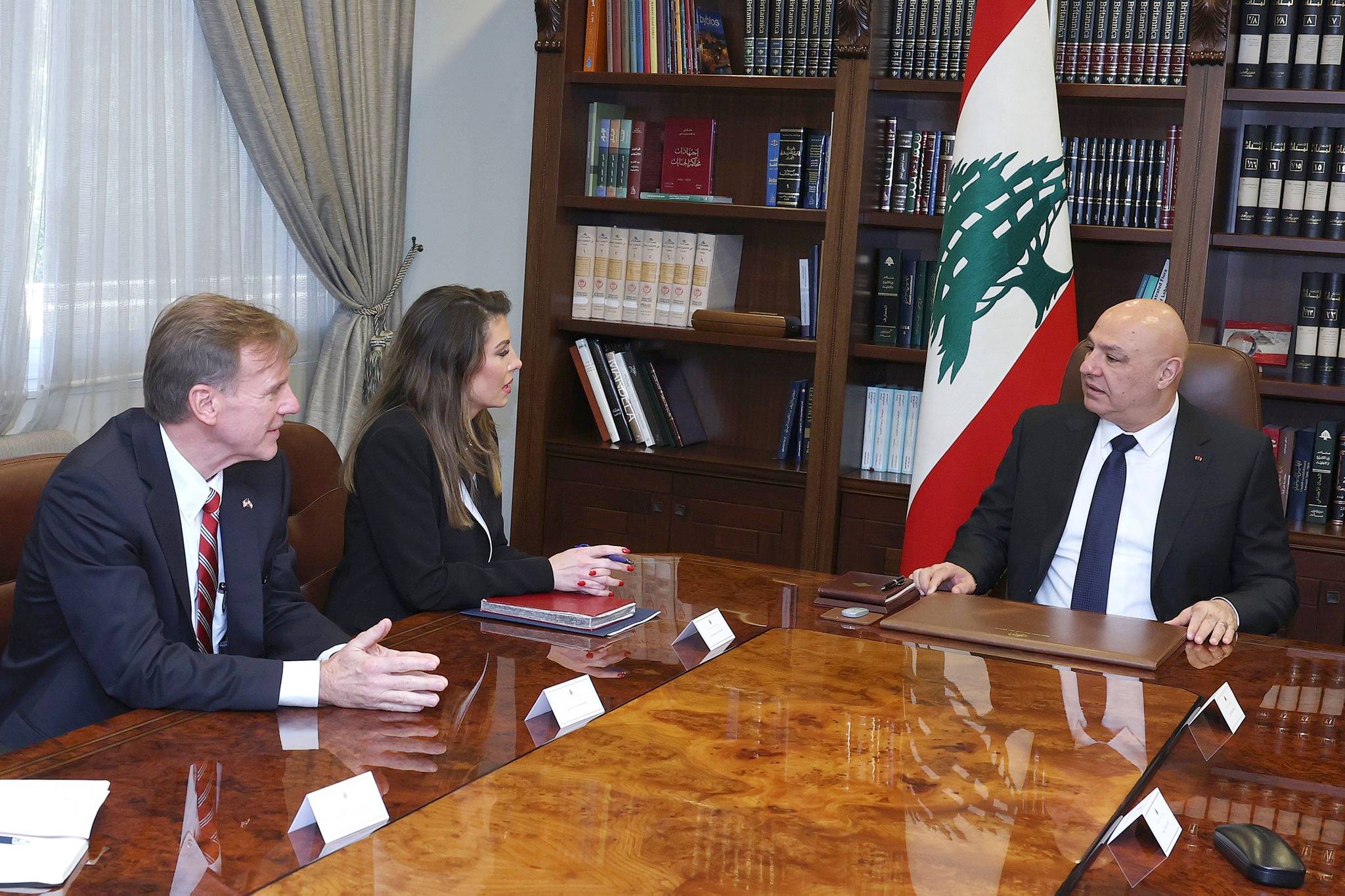 لبنان في سباق الزمن بين الحرب والتفاهمات!
رسائل بيروتية متناقضة: «تقييم» أميركي و«استكشاف» مصري
بعد تعطيل التشريع... عقدة «المغتربين» تهدد الحكومة