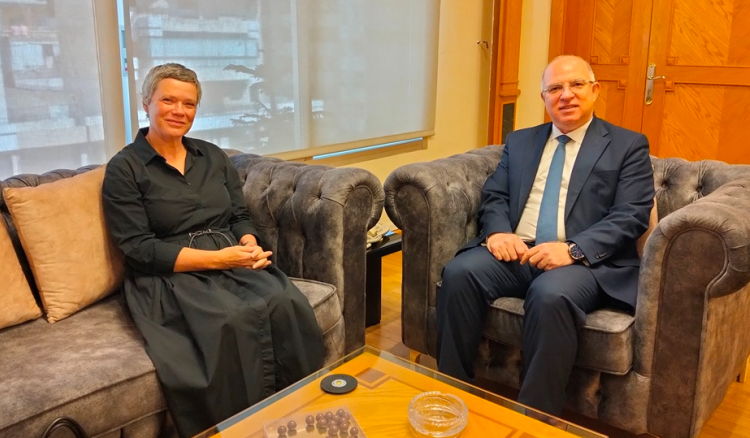 الوزير حيدر يبحث سبل دعم الوزارة مع سفيرة الاتحاد الاوروبي