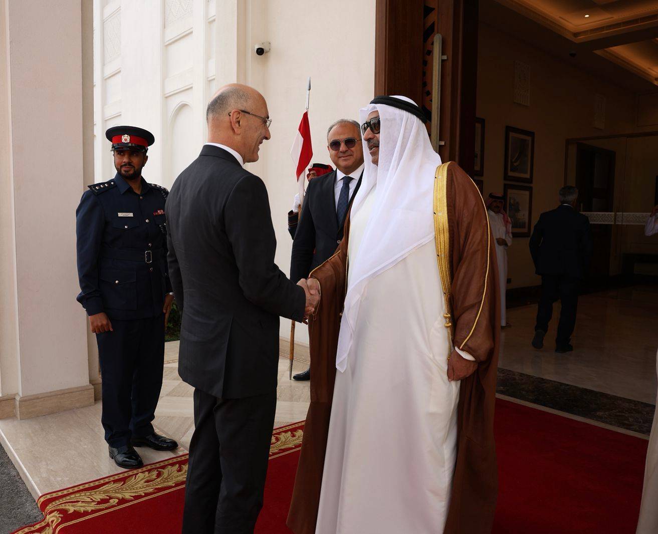 وزير الداخلية في البحرين ليومين