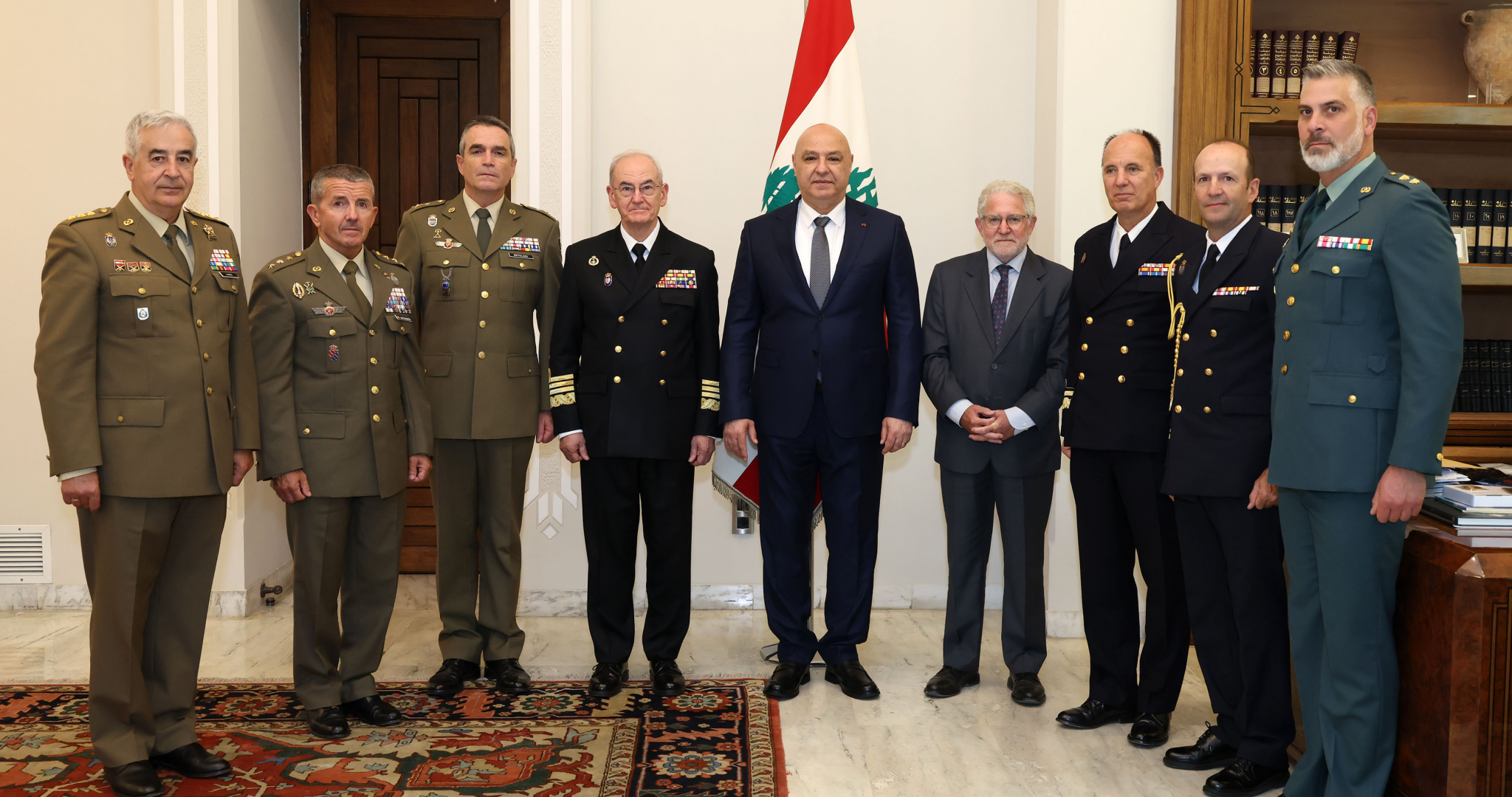 عون نوّه بتضحيات الجنود الاسبان في "اليونيفيل" لتعزيز الاستقرار في الجنوب
الأميرال كالديرون: مستمرّون في دعم الجيش اللبناني ومهمّة "اليونيفيل"