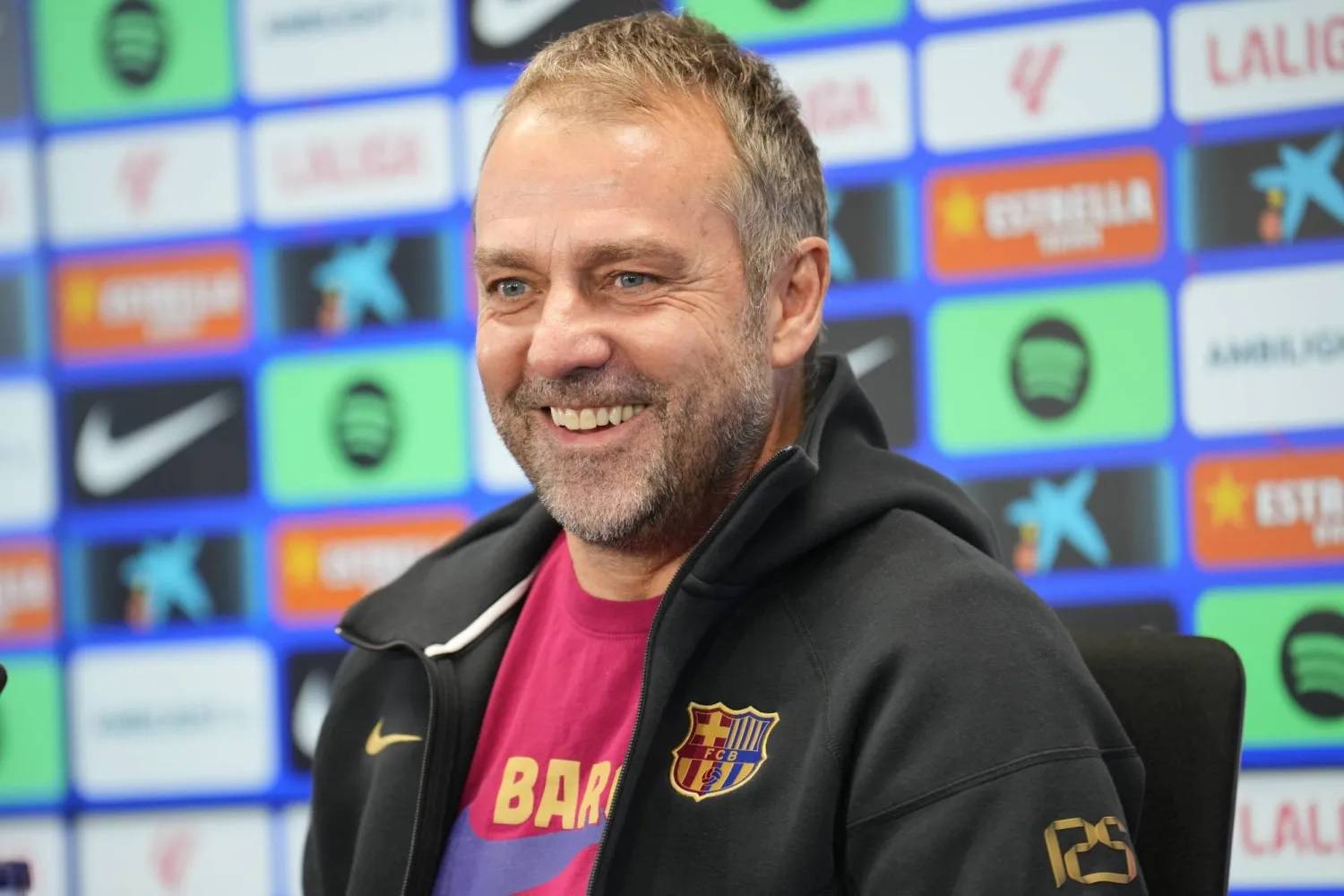 فليك يطوي صفحة بيدري... ويتعامل بحذر مع يامال