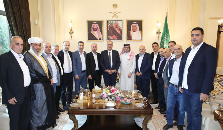 بخاري يستقبل النائب سليمان ووفد من جبل أكروم