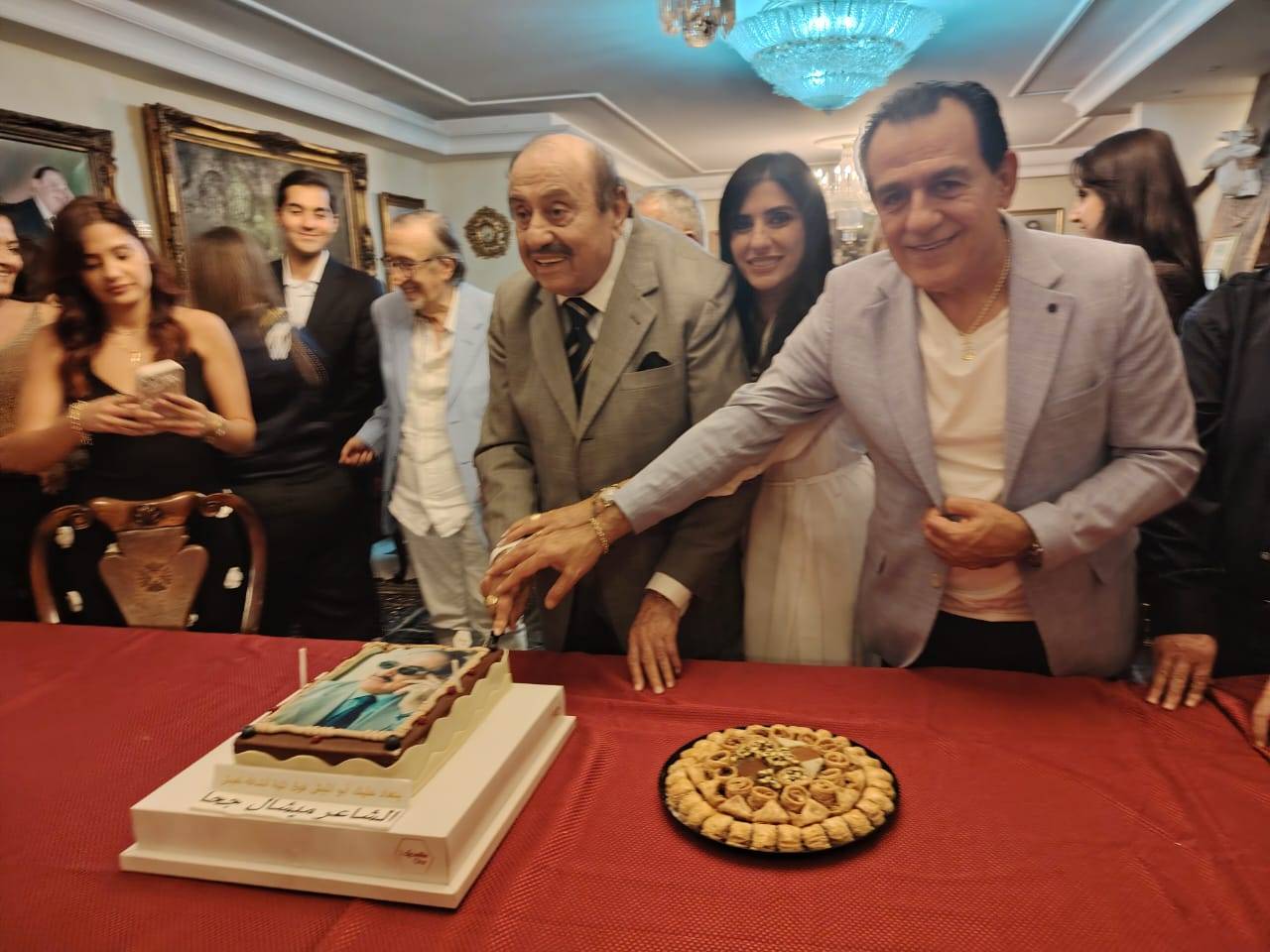 الشاعر الكبير ميشال جحا يحتفل بعيد ميلاده!