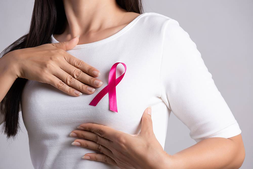 دعم رعاية سرطان الثدي من خلال مبادرة “Glow for a cause”