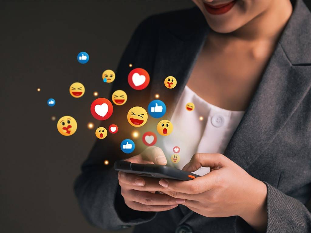 السوشيل ميديا ... سلاح رقمي ذو حدّين