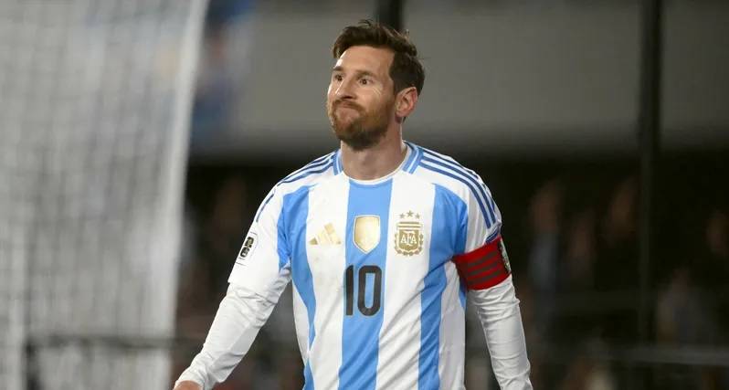 نحو مجال جديد... هل تنتهي علاقة ميسي مع كرة القدم؟