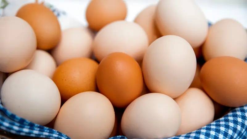 البيض غذاء مثالي… لكن ليس مع هذه الأطعمة الخمسة!