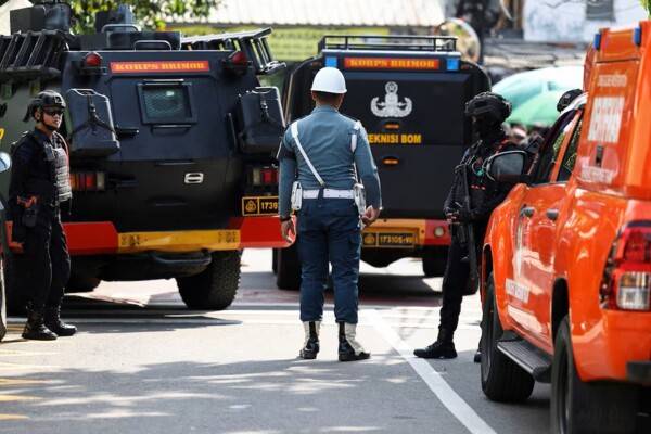 اصابة 54 شخصاً جراء انفجار داخل مسجد في أندونيسيا