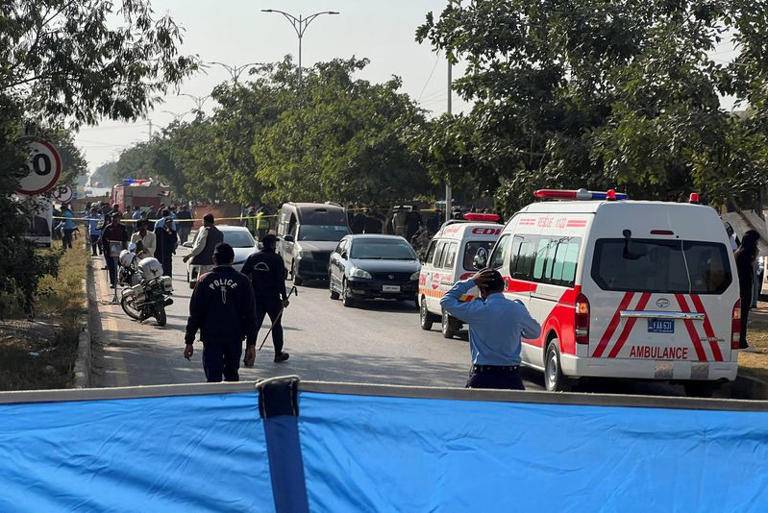 طالبان تتبنى التفجير أمام محكمة في إسلام أباد