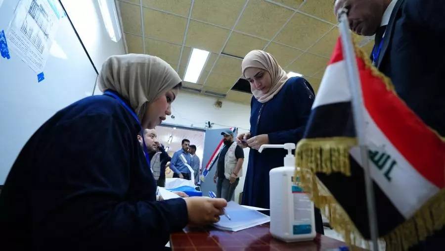 انطلاق عملية الانتخابات البرلمانية في العراق.. والرئيس رشيد: التصحيح يبدأ من المشاركة