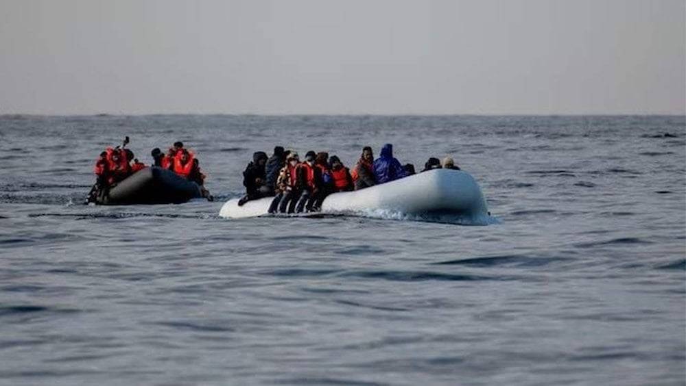 مأساة جديدة قبالة السواحل الليبية... 42 مفقوداً و7 ناجين في انقلاب قارب للمهاجرين