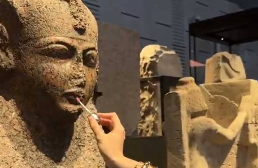 مطالب بعقوبات صارمة بعد فيديو مثير للجدل في المتحف المصري