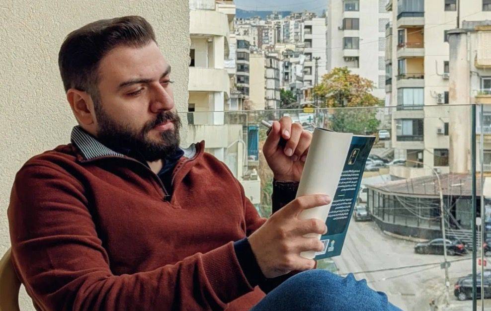 كرم صايغ يضع لمساته الأخيرة على روايته الأولى “بيروت المحطة الأخيرة”