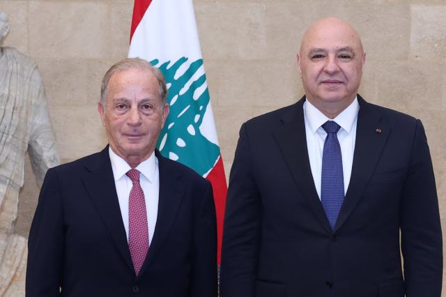 عيسى سلّم أوراق اعتماده لعون ونقل إليه تحيات ترامب
وبحث مع بري وسلام ورجي الأوضاع
