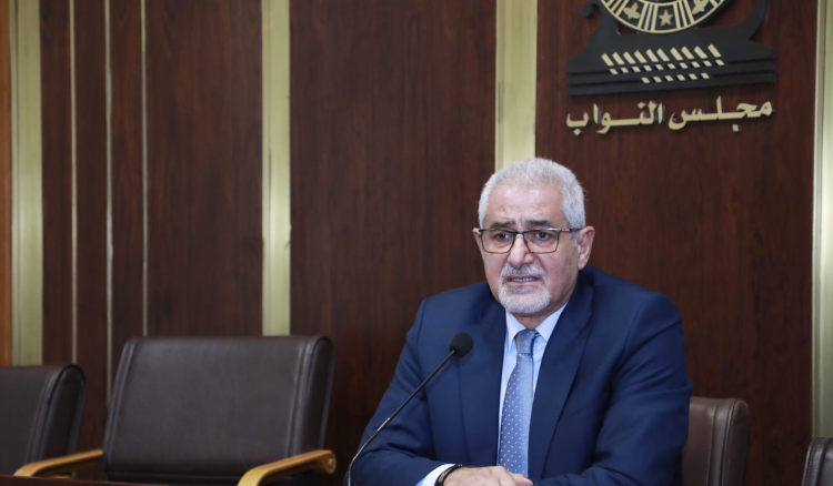 شن هجوما على وزير الاشغال بسبب عدم حضوره

عطية: مال عام سايب على عيون الوزير