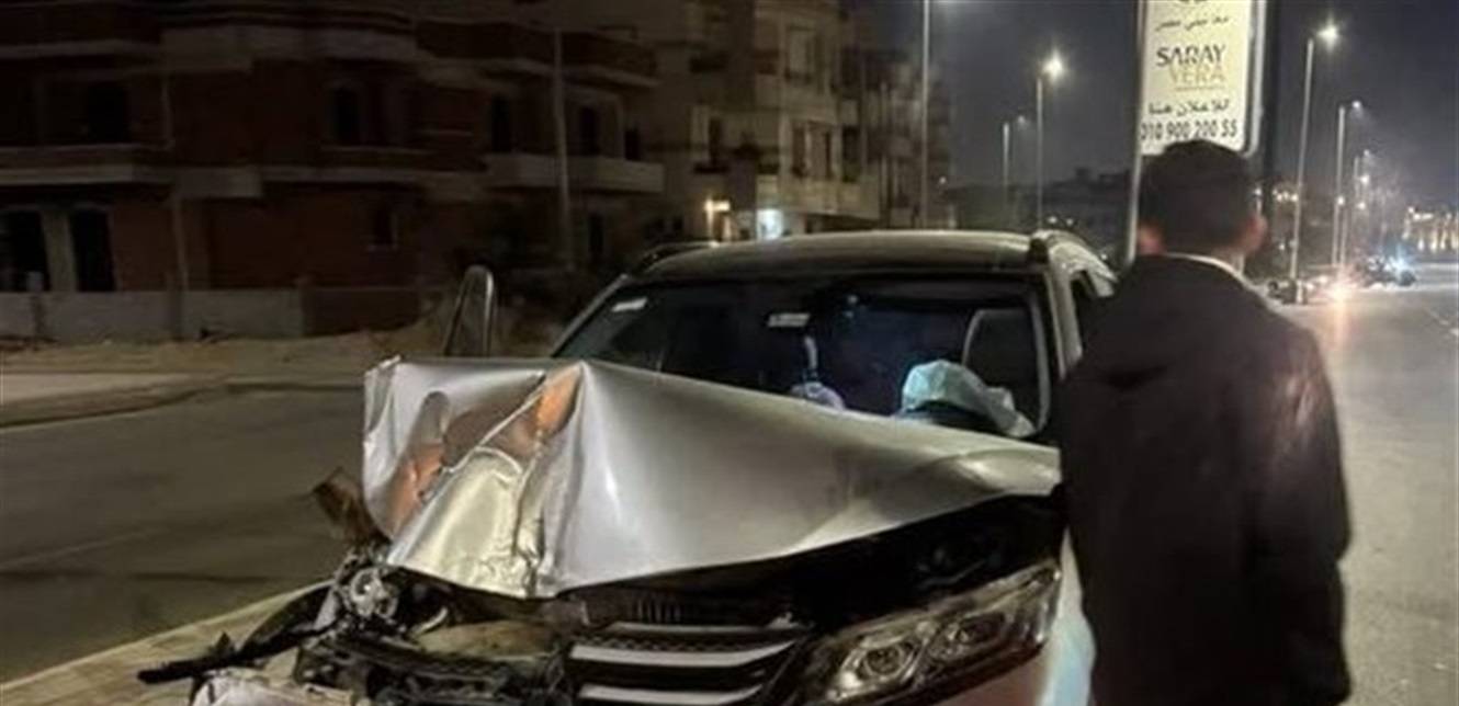 سيارته تحطمت وتهشمت بالكامل.. فنان ينجو من حادث سير مروع