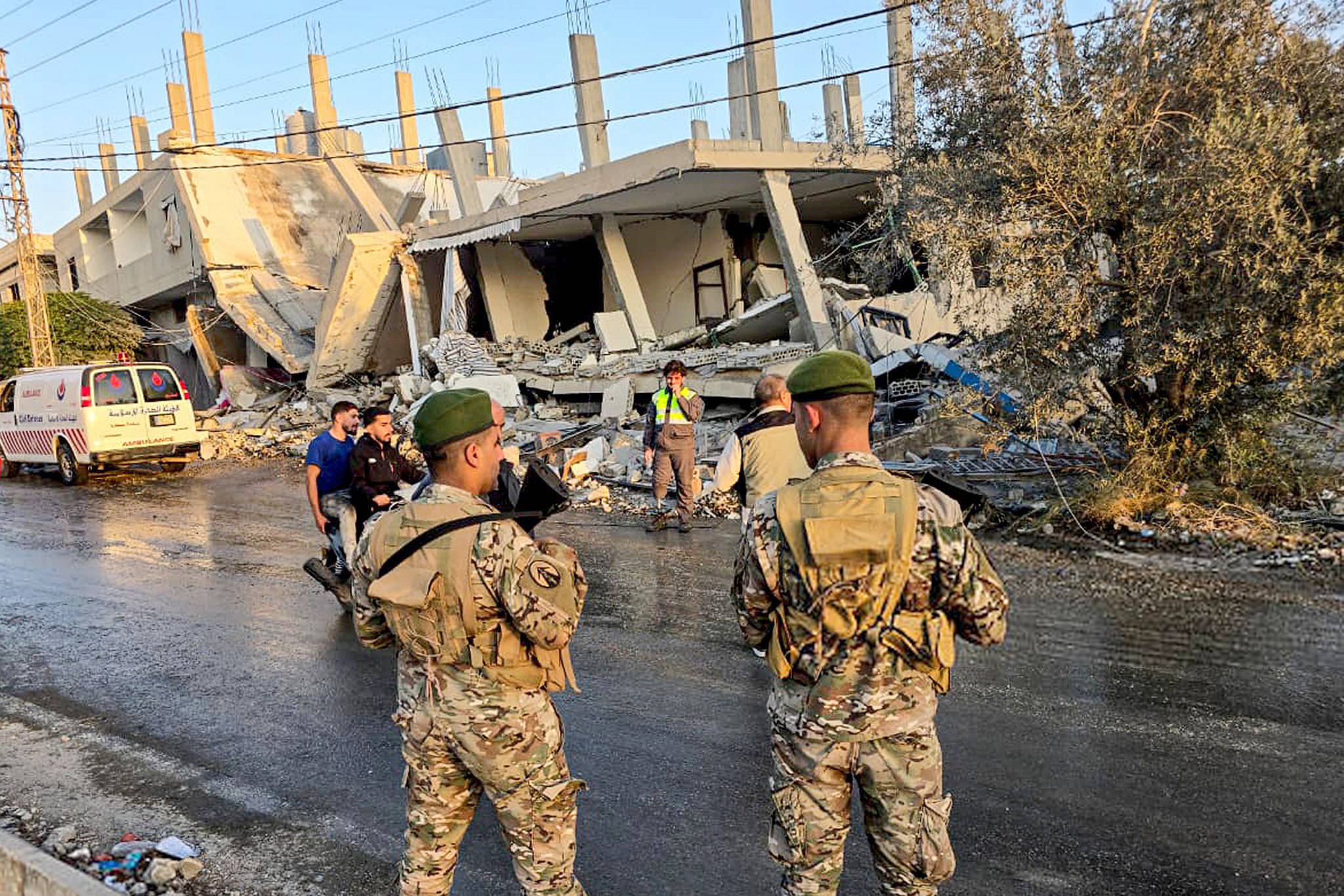 الحكومة أمام مأزقين: اقتراع المغتربين... وتهجير الفلسطينيين من الجنوب!
أوساط سعودية لـ«الديار»: بن سلمان مهتم شخصيا بالوضع اللبناني