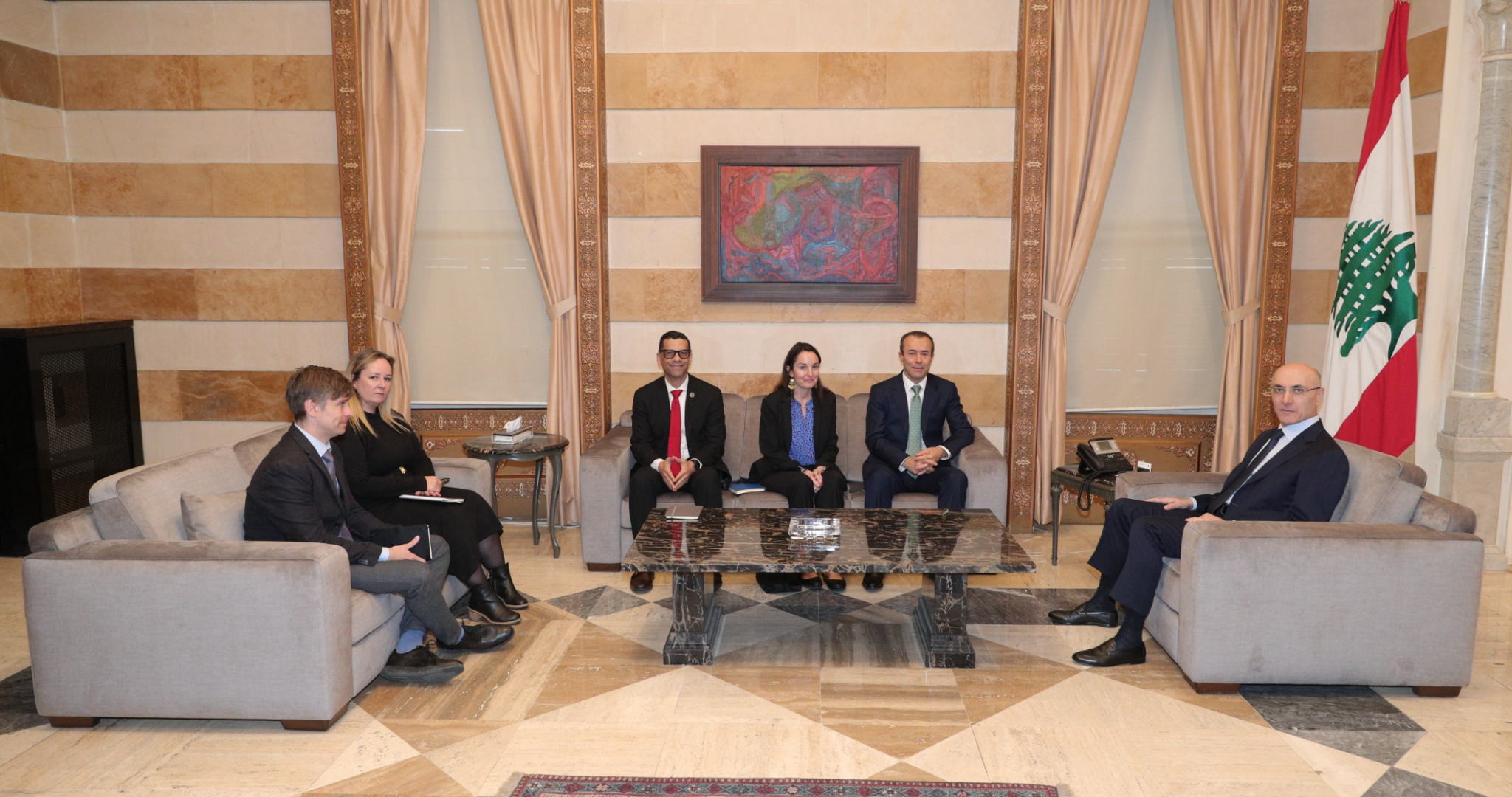 الحجار أمام وفد من الأمم المتحدة وريزا : لدعم المؤسسات الأمنية